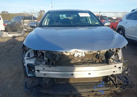 2019 Toyota Camry Se z USA, uszkodzony, nr VIN 4T1B11HK0KU231912